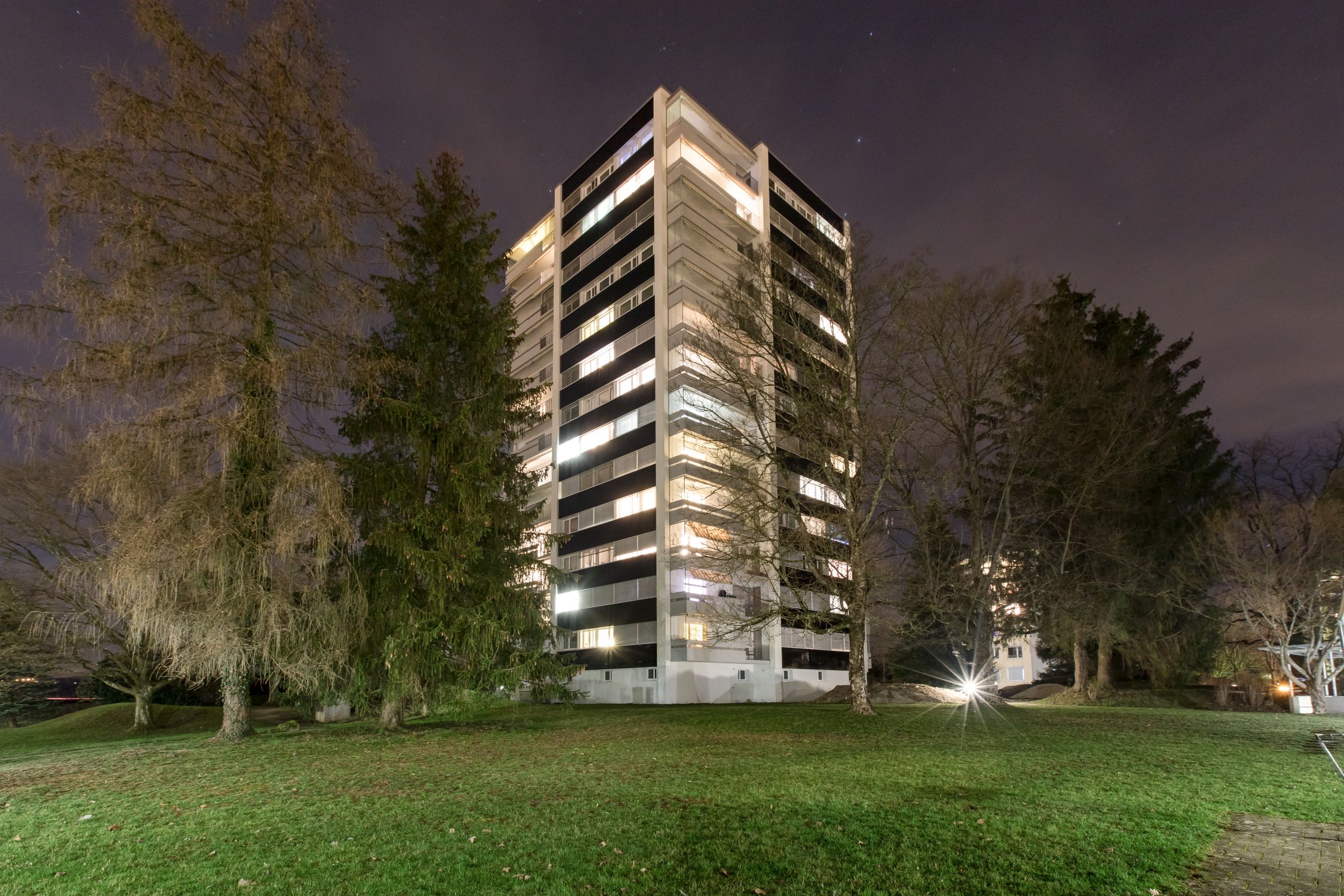 arento ag_nachhaltige architektur_Hochhaus mit Solarfassade_Fassadensanierung.jpg