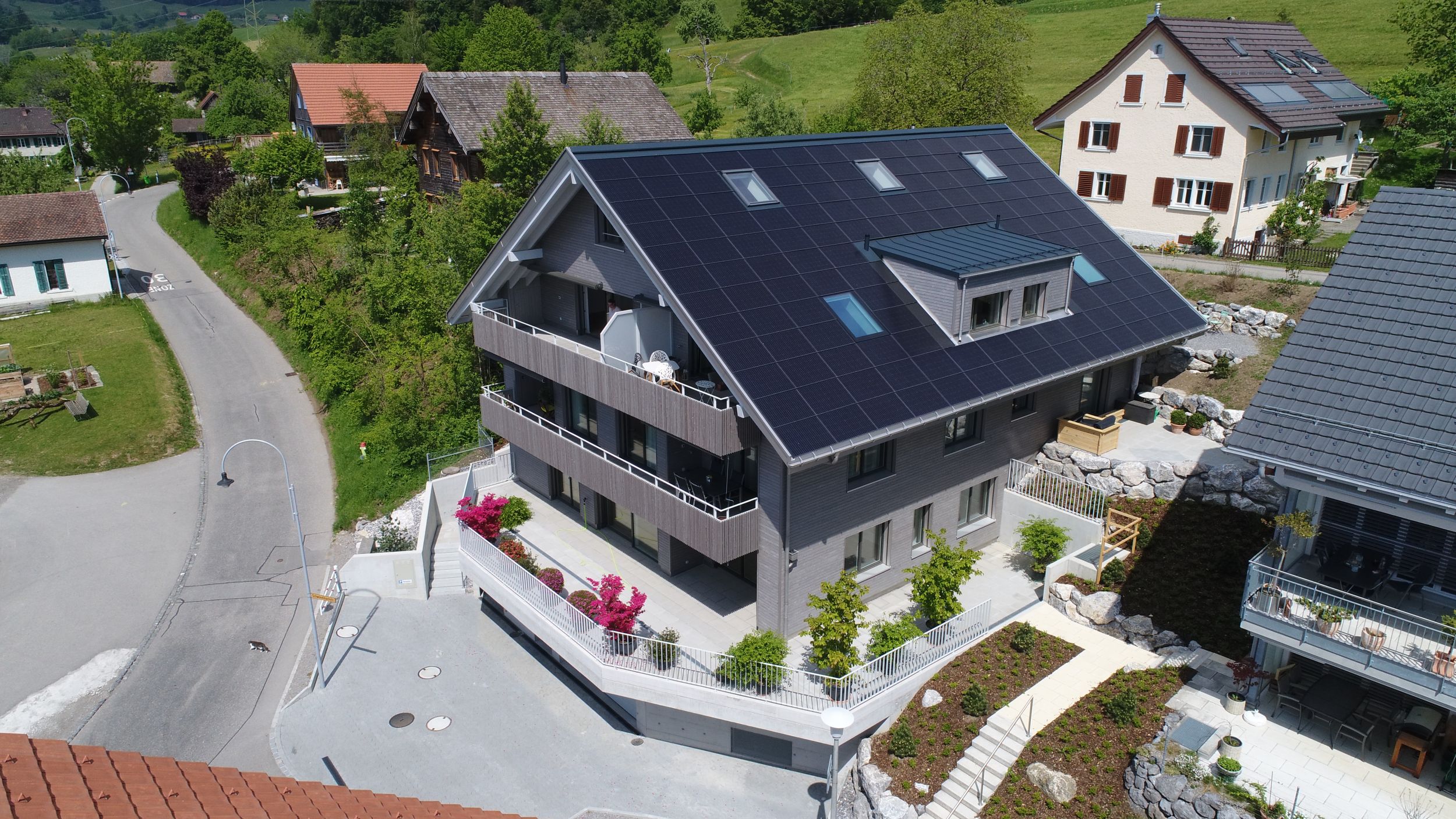 arento_Solardach_schoene_Anordnung_Solararchitektur.JPG