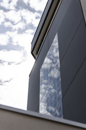 arento ag - nachhaltige architektur_Solarfassade_Lichtspiel_Plusenergiehaus_Solarstrom.jpg