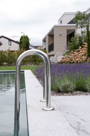 arento ag_nachhaltige architektur_Überbauung Blumenberg_Umgebung Pool.jpg